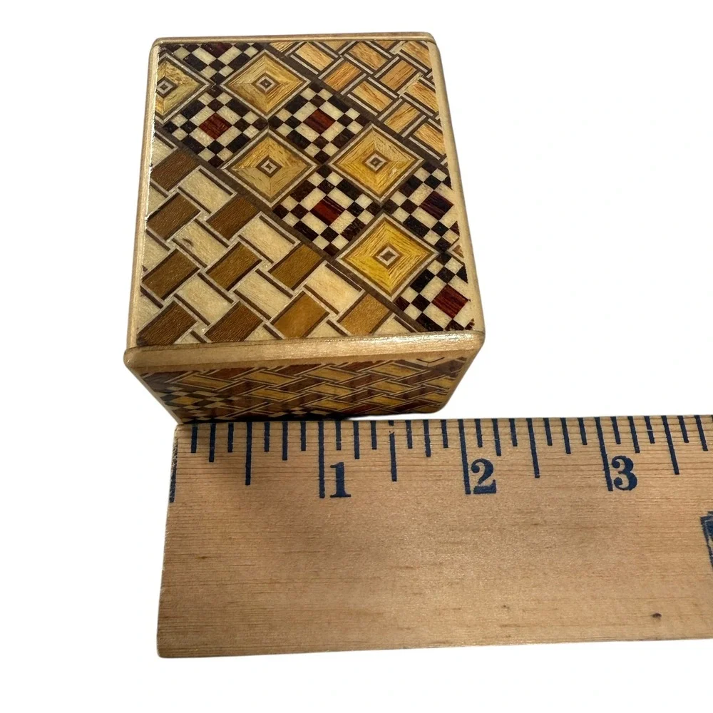Vintage Japanese‎ Yosegi Puzzle Box Wooden Marquetry Intricate Geometric Design
